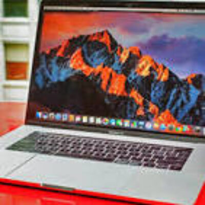 2018 MacBook Pro Intel i7 Pro 555X Pro 560X Pro Vega 16 chip 15Inch Touch ID，Touch Bar,256G/512G/1TB SSD 8G/16G/32G RAM.